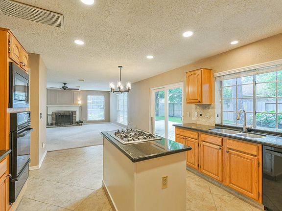 3rd image of 16606 April Hill St