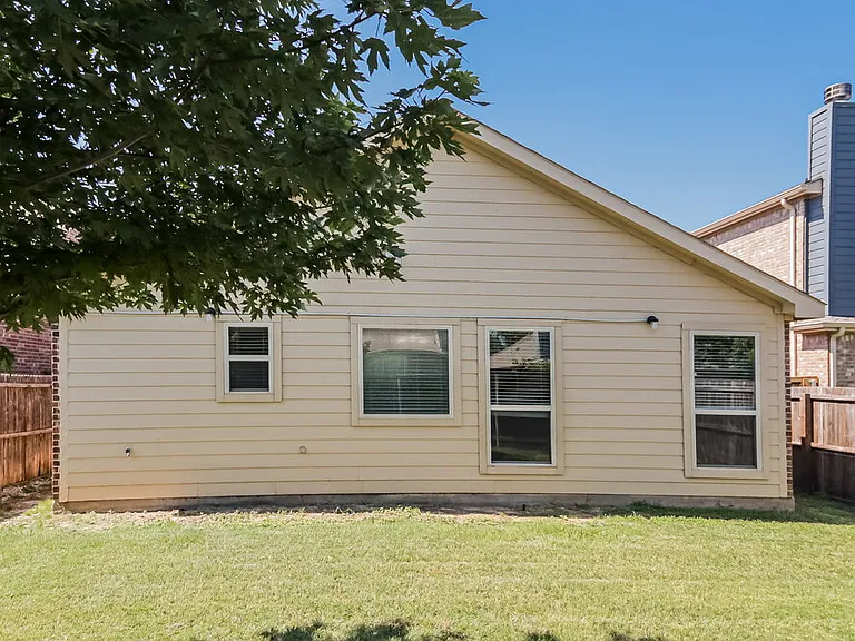 8905 Tenderfoot Ln — Photo 15