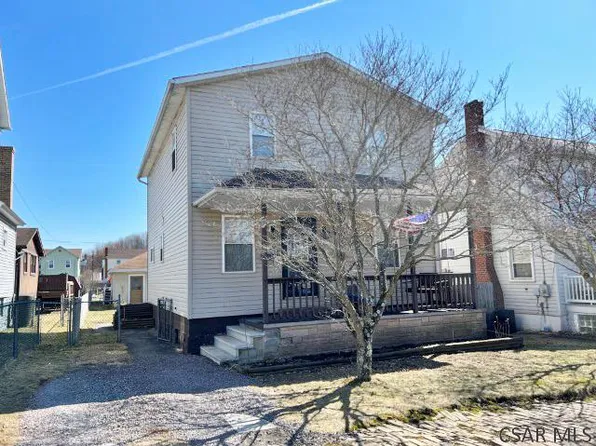 210 10th St, Windber, PA 15963