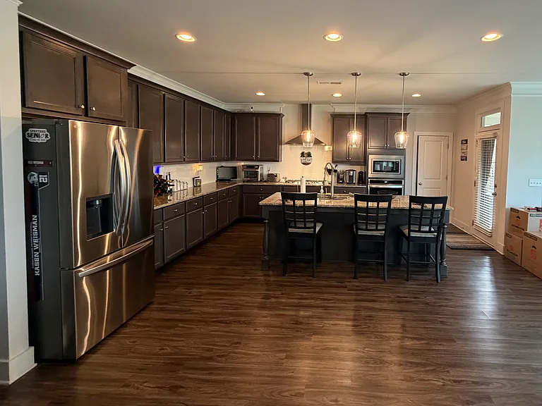 139 Manchester Ln — Photo 3