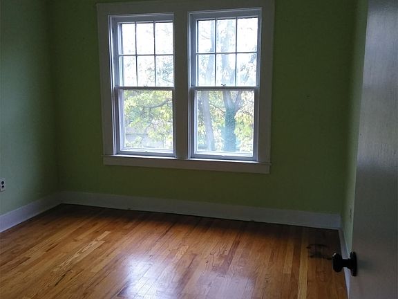 5th image of 264 Woodruff Ave