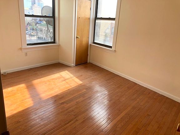 5th image of 13404 33rd Ave #Cc