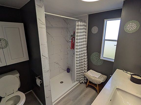 3rd image of 23 Victoria Ln