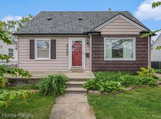 2192 Oxford Rd, Berkley, MI 48072