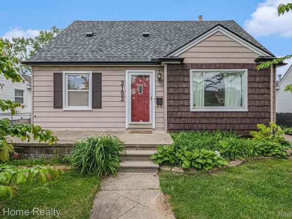 2192 Oxford Rd, Berkley, MI 48072