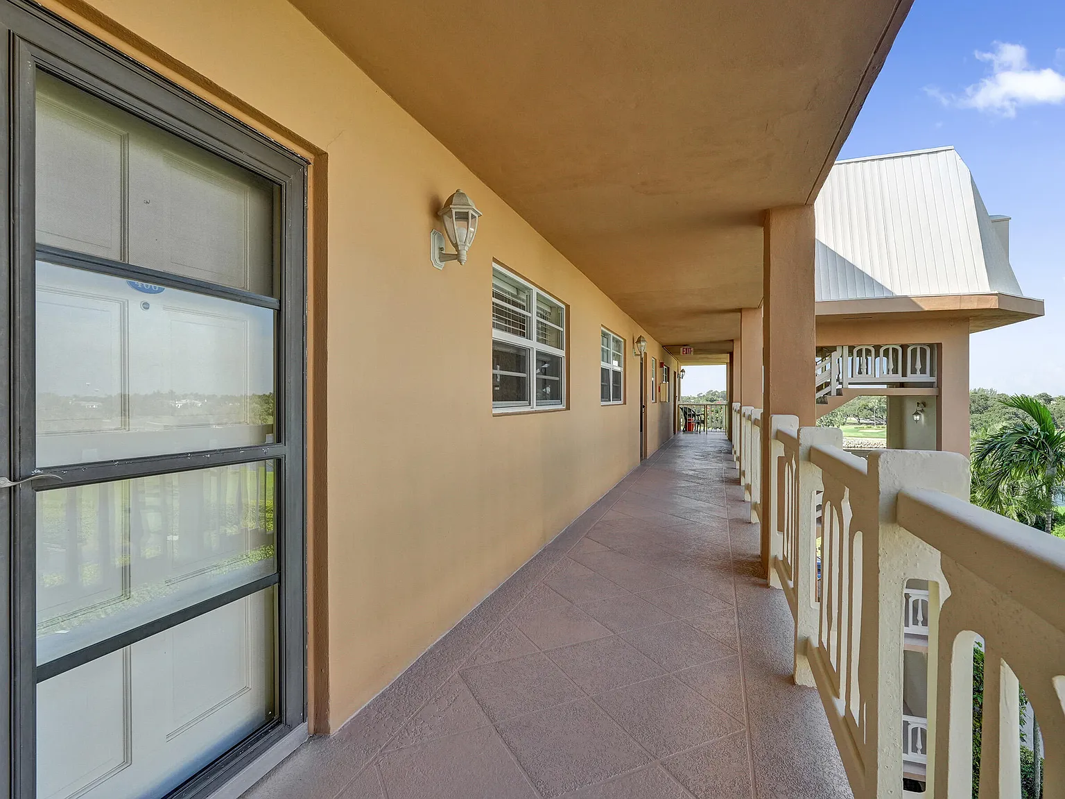 Waterway West Condominiums — Photo 4