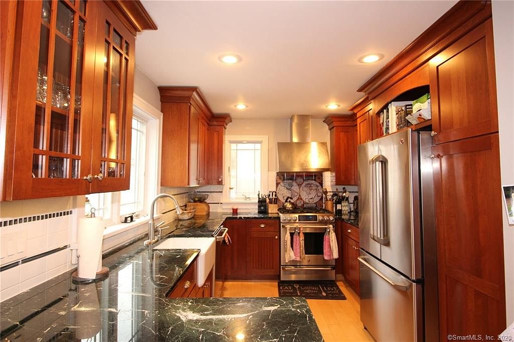 1095 brooklawn ave fairfield ct 06825