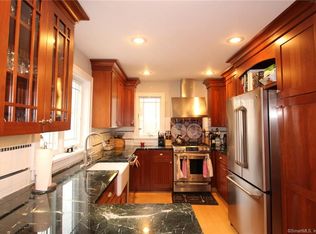 1095 Brooklawn Ave, Fairfield, CT 06825