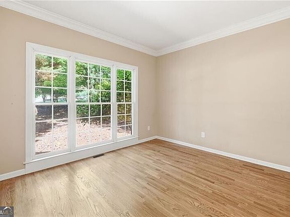 4th image of 514 Lovinggood Ct