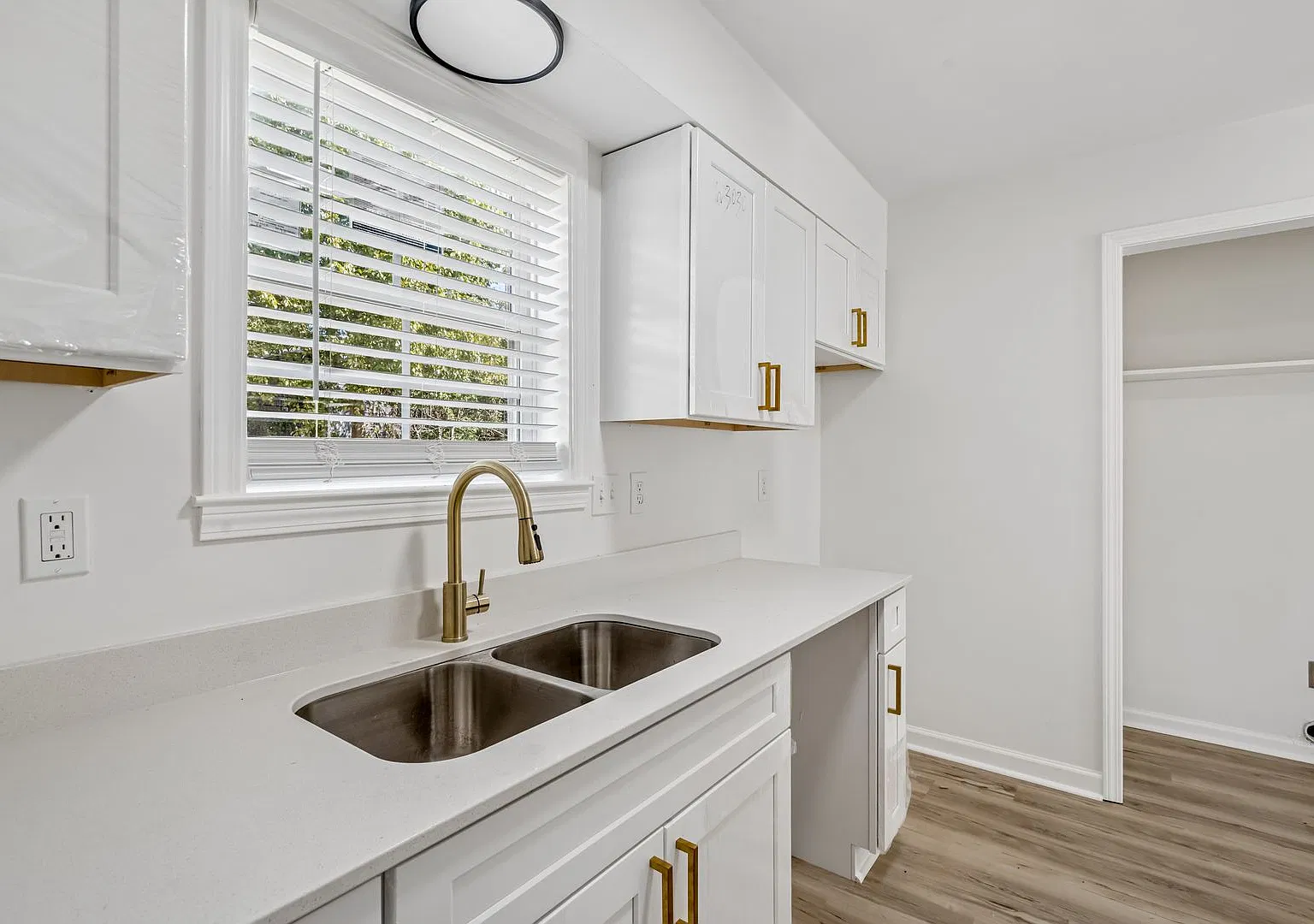 5304 Bitter Creek Dr — Photo 3