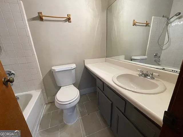 710 Stratford Grn — Photo 9
