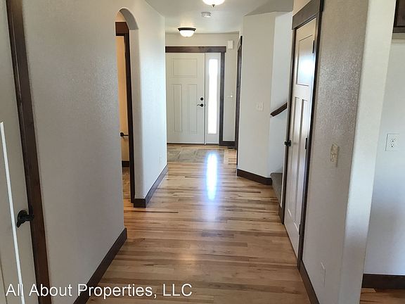 2nd image of 1355 Benjamin Dr
