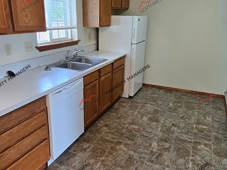 1268 State Route 505 — Photo 28