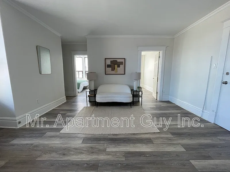 2 bed, 1.0 bath, $1,695 — Photo 3