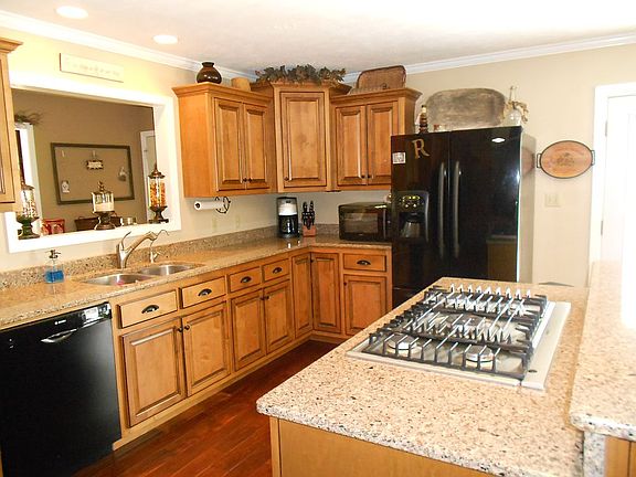 2nd image of 520 6th Ct NE