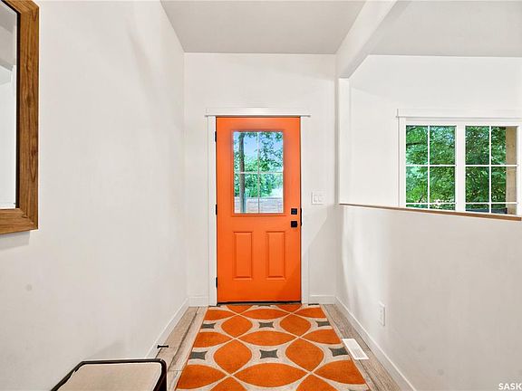 4th image of 825 Osborne STREET