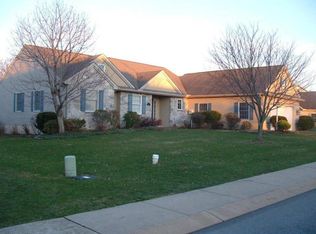 128 Round Hill Ln, Lancaster, PA