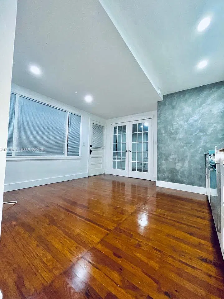 Oakland Park Second Add — Photo 4