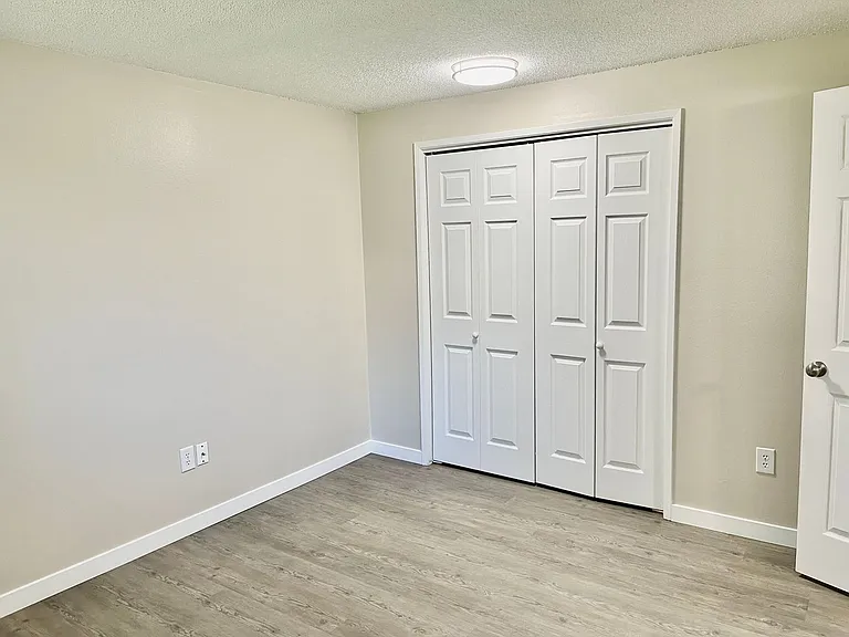 3304 N Lincoln St — Photo 13