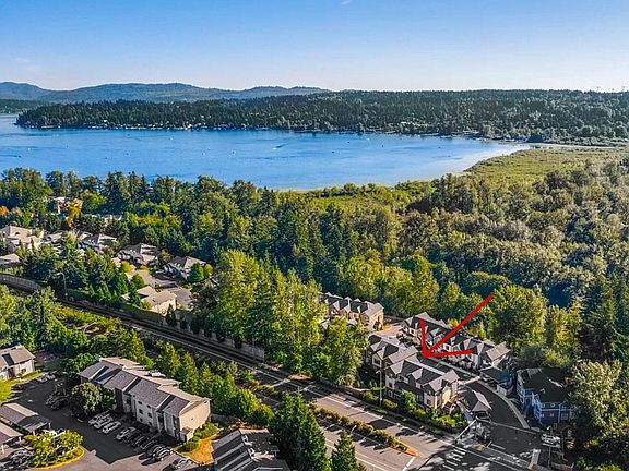 Within walking distance to Lake Sammamish