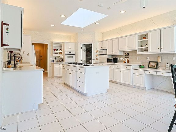 5th image of 5513 Strathaven Dr