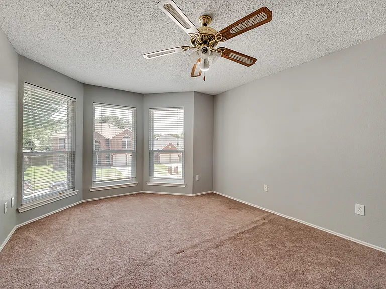 2912 Shadow Oak Ct — Photo 21