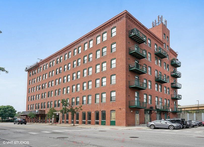 1st image of 1900 S Clark St Suite 100