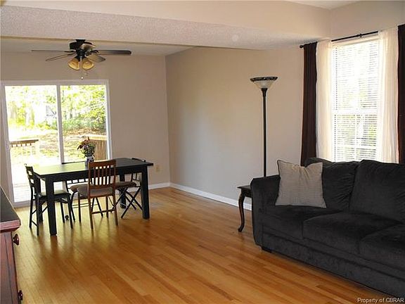 3rd image of 6803 Holly Springs Dr
