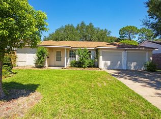 16215 Rill Ln, Houston, TX 77062