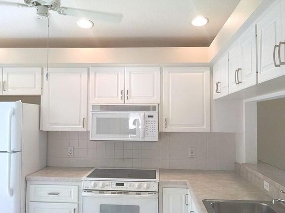 4th image of 3212 Woodberry Ln