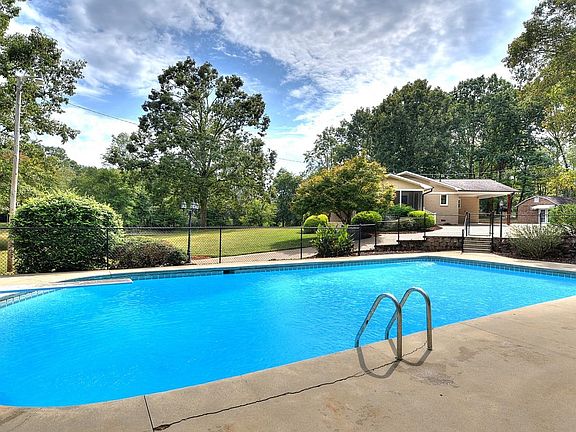 4th image of 149 Cook Rd