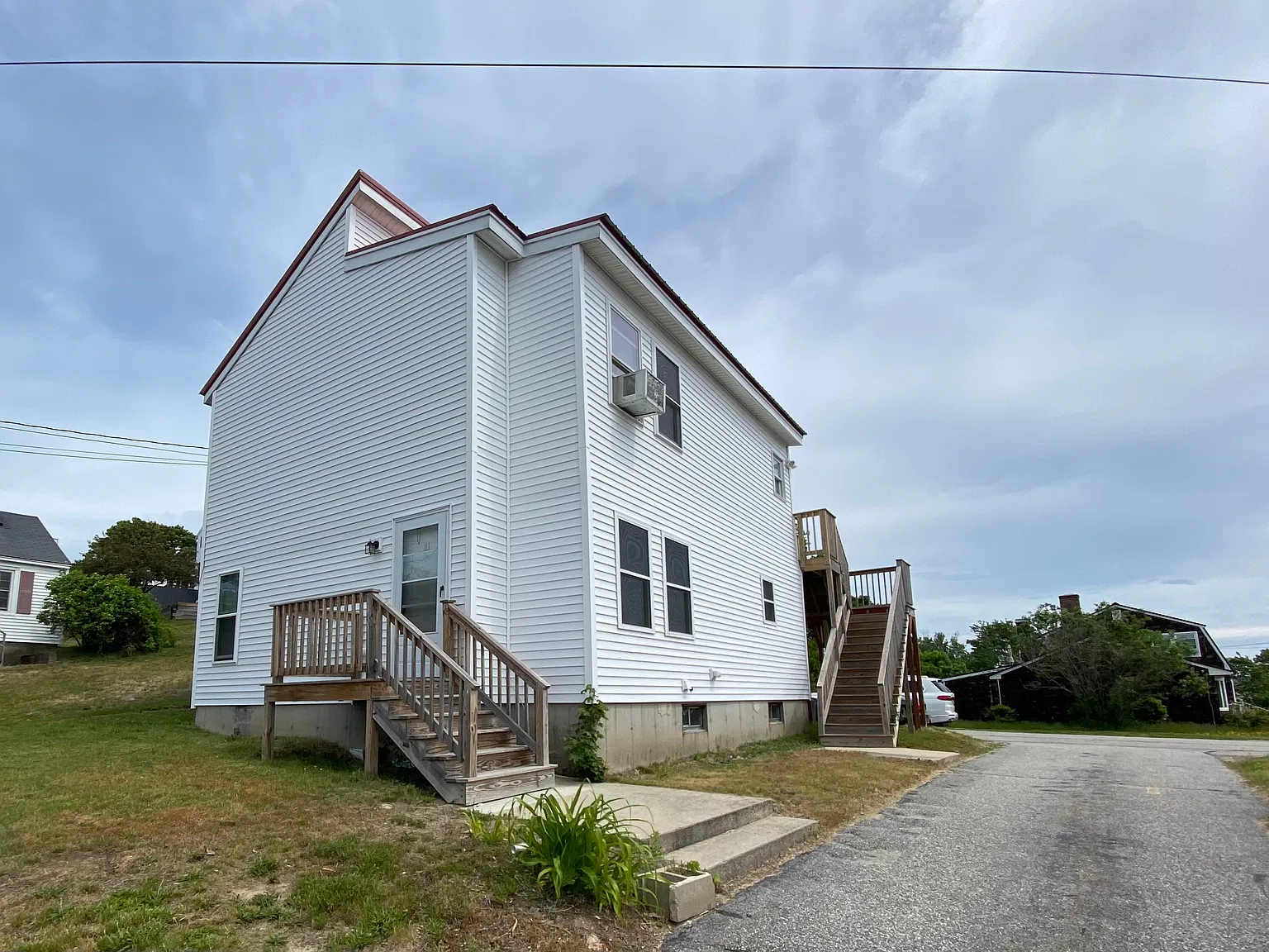 2 bed, 712 sqft, $1,900 — Photo 1