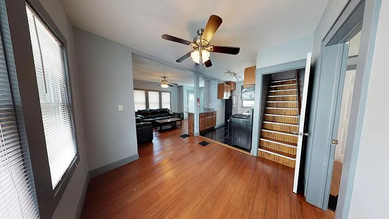 5 bed, 2.5 bath, $3,250 — Photo 4