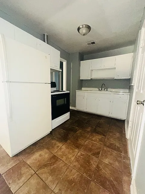 3 bed, 952 sqft, $1,250 — Photo 3