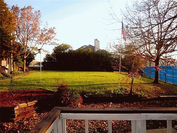 3rd image of 550 Yacht Club Dr