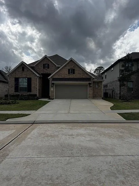 4594 Silver Moon Dr