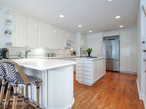 4th image of 1120 Briarwood Ln