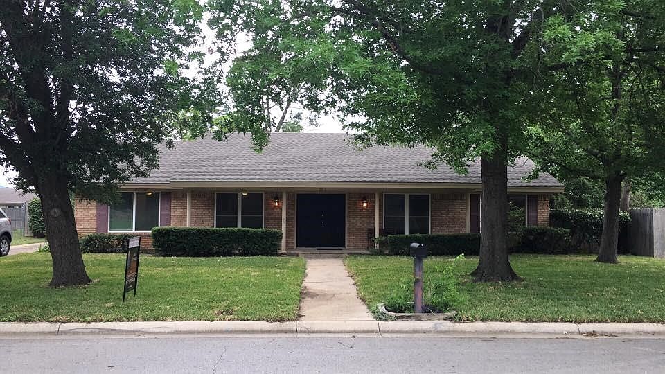 1st image of 193 E Louella Dr