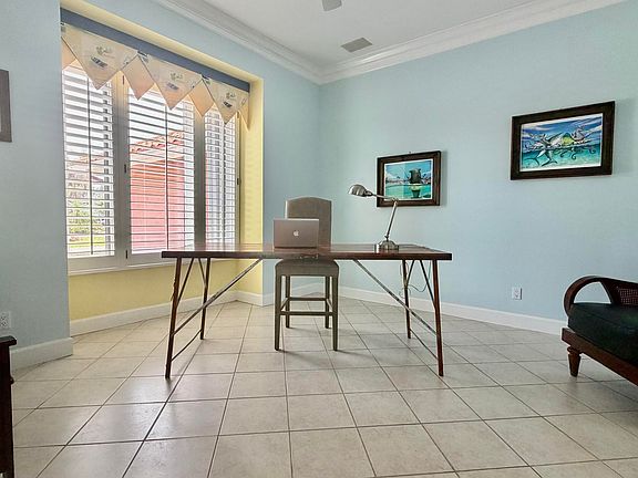 5th image of 3556 Lucia Drive