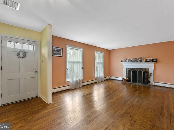 4th image of 17 Stonehenge Ln