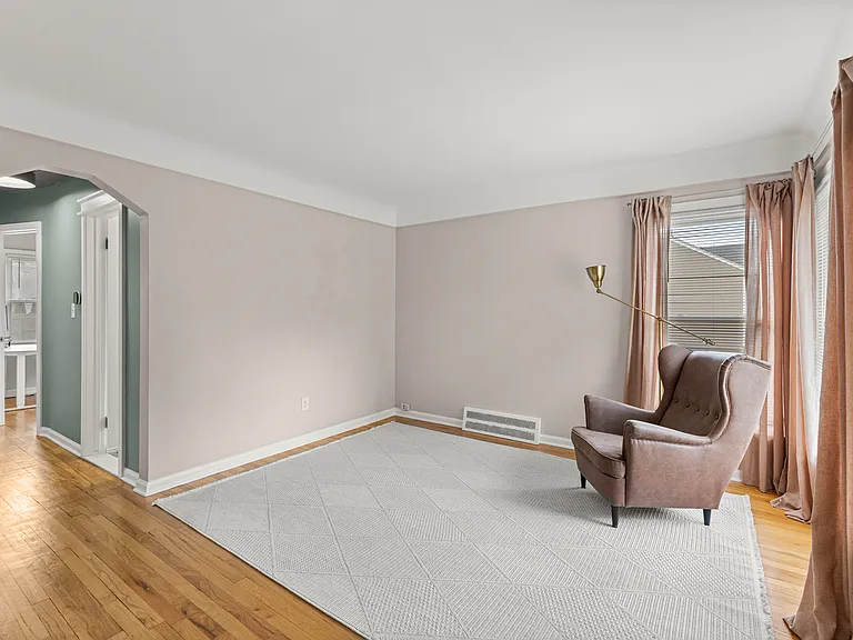 3230 Harding St — Photo 3
