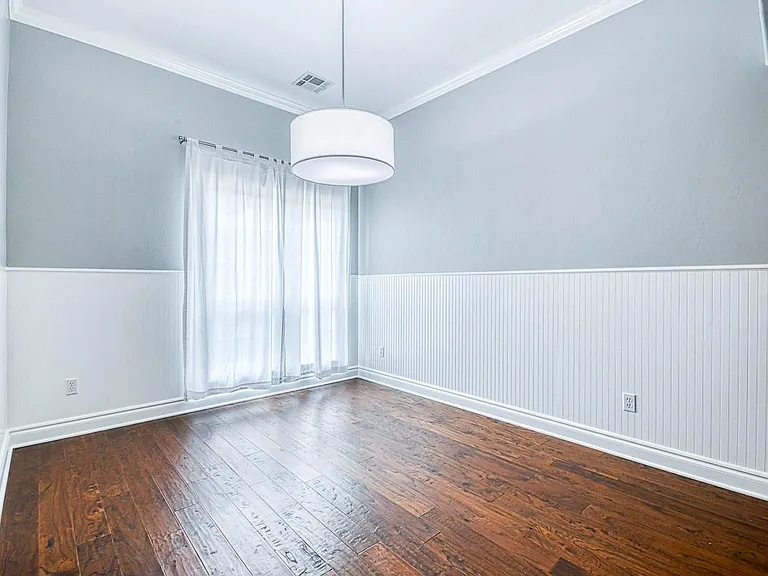 19208 Greenery Ln — Photo 4