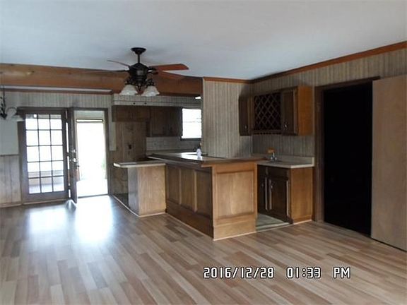 4th image of 2145 Glouster St