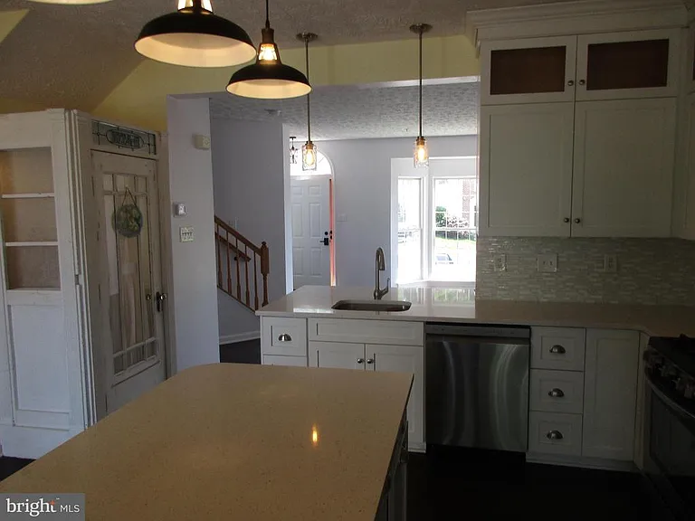 1024 Jeanett Way — Photo 10