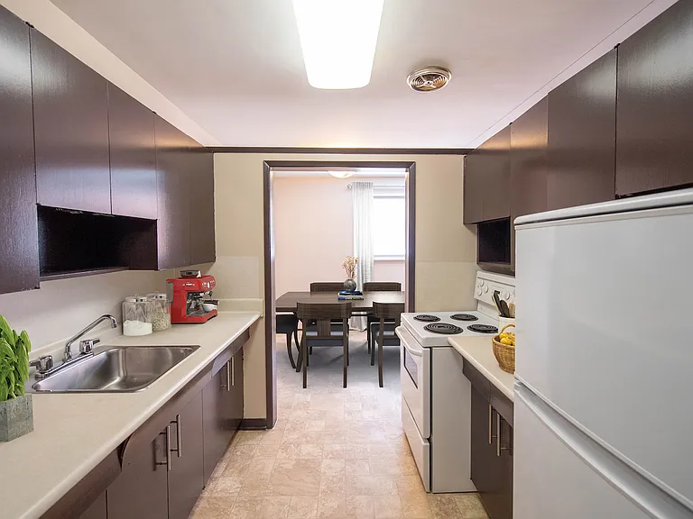 115 Mayfair Ave — Photo 7