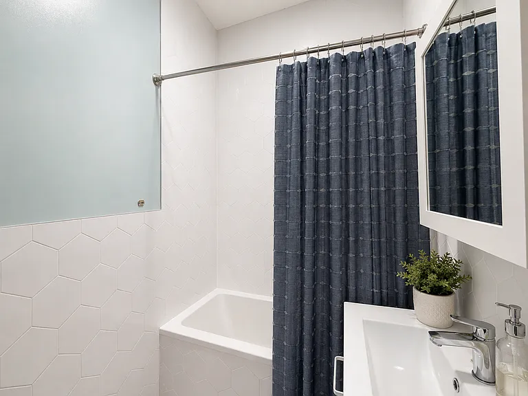 1033 Flushing Ave #3R — Photo 9