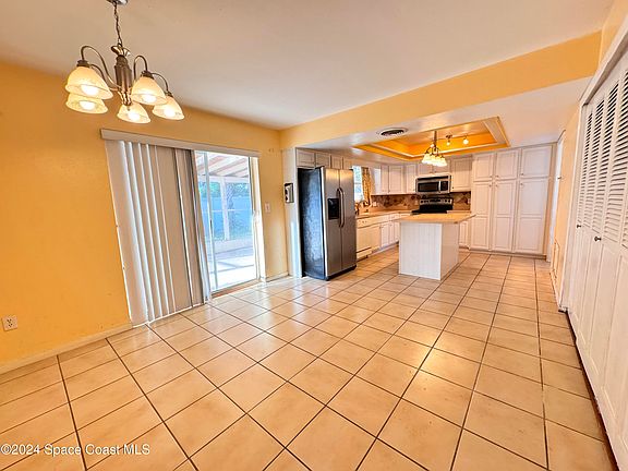 5th image of 165 Carissa Dr