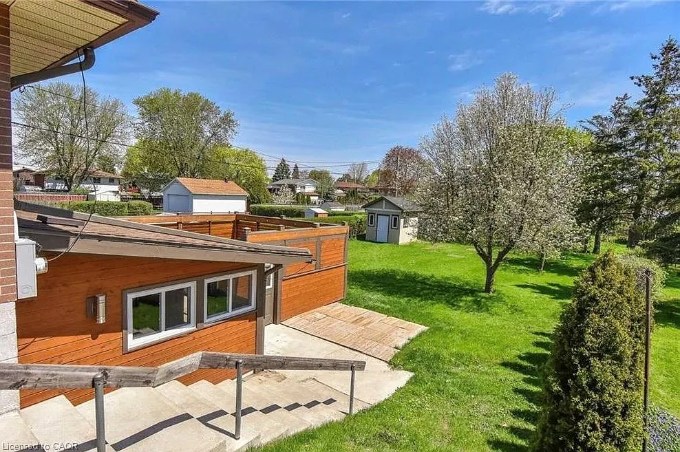 1 bed, 1.0 bath, 947 sqft, $1,900 — Photo 2