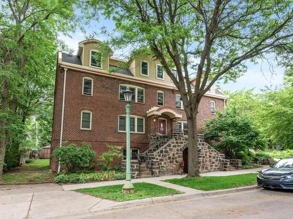 97 Langford Park APT 3, Saint Paul, MN 55108