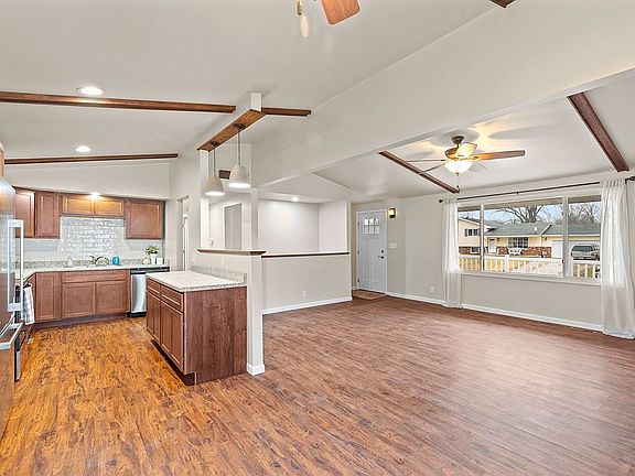 3rd image of 9456 W Lake Camelot Dr